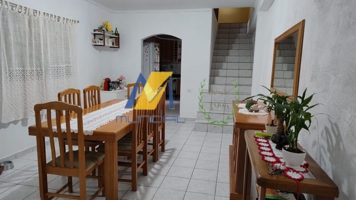 Casa, 3 quartos, 261 m² - Foto 1