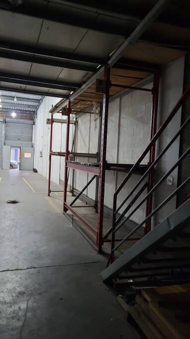 Depósito-Galpão, 300 m² - Foto 1