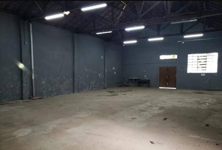 Depósito-Galpão, 1000 m² - Foto 1