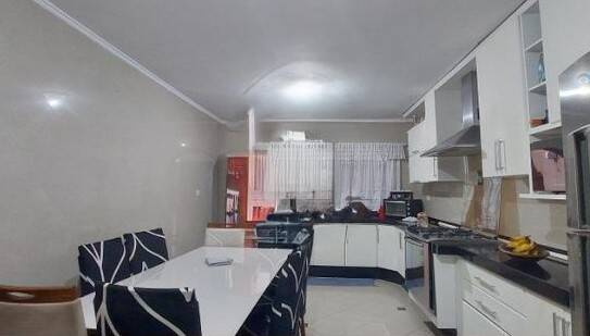 Casa, 3 quartos, 188 m² - Foto 2