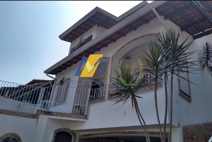 Casa, 5 quartos, 275 m² - Foto 1