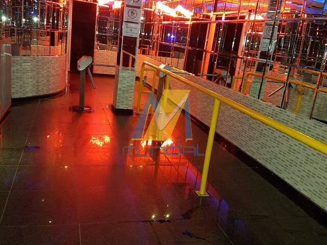 Salão Comercial para Venda em Santo André - 2