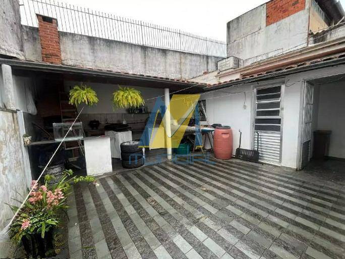 Casa, 3 quartos, 220 m² - Foto 1