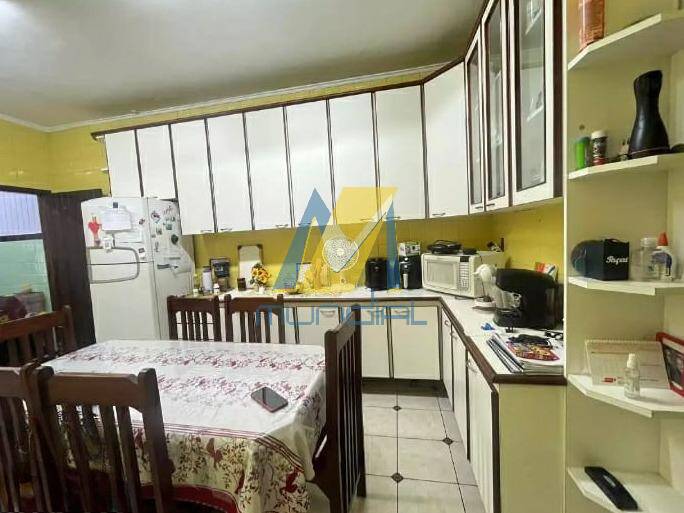 Casa, 3 quartos, 220 m² - Foto 12