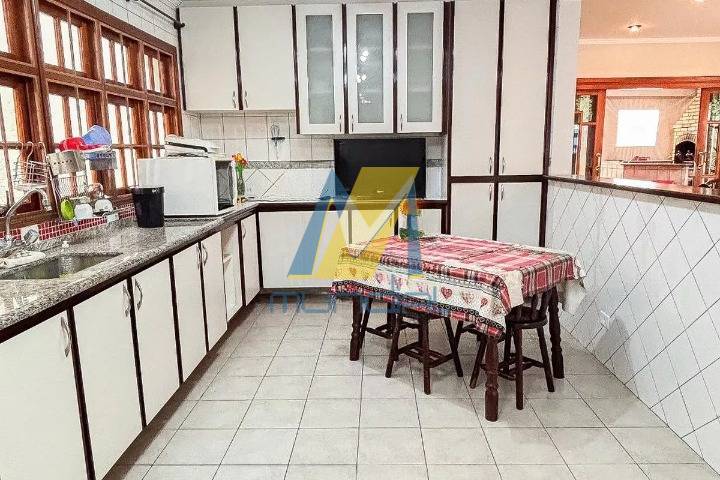 Casa, 4 quartos, 339 m² - Foto 2