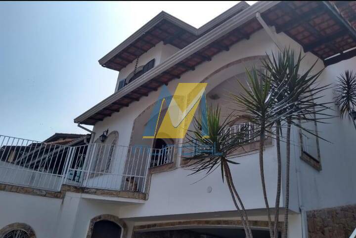 Sobrado, 5 quartos, 275 m² - Foto 1