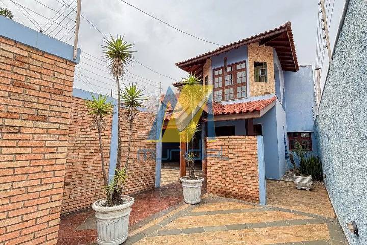 Casa, 4 quartos, 339 m² - Foto 1